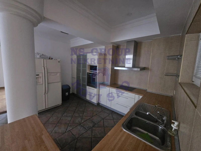 Stan na prodaju Novi Sad 213m2, 577377