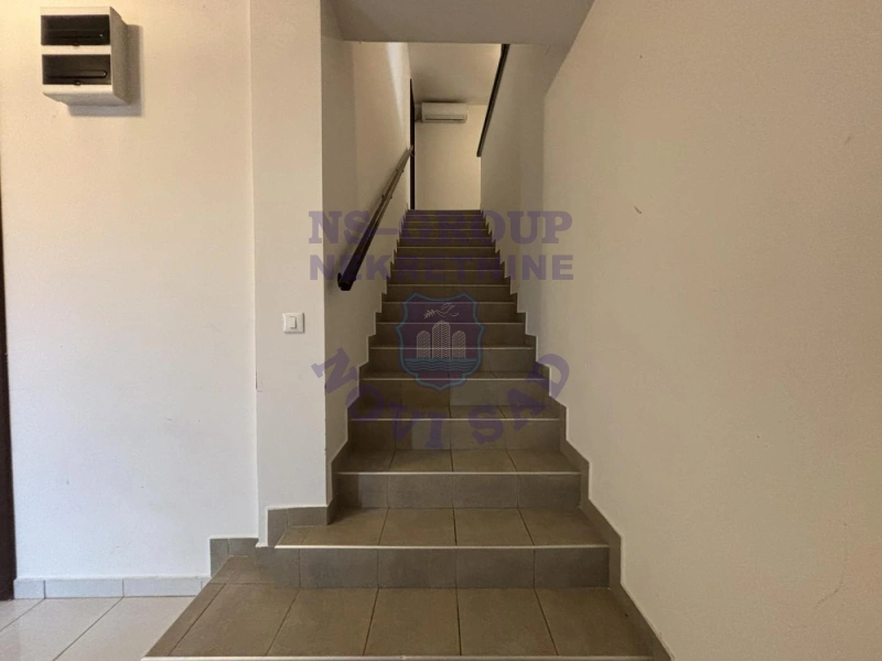 Kuća na prodaju Sremska Kamenica 270m2, 579710