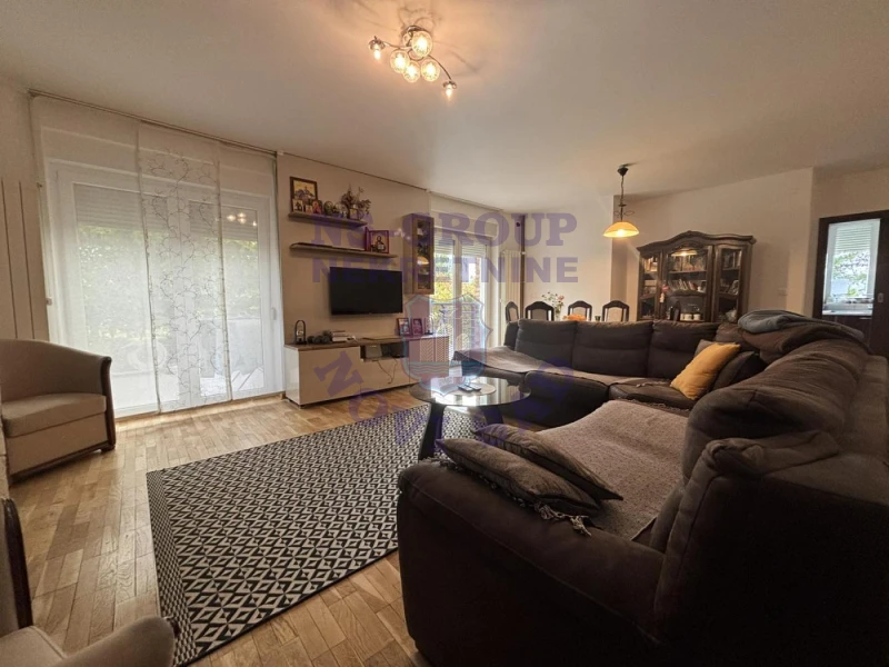 kuca na prodaju Sremska Kamenica, 270m2 579710