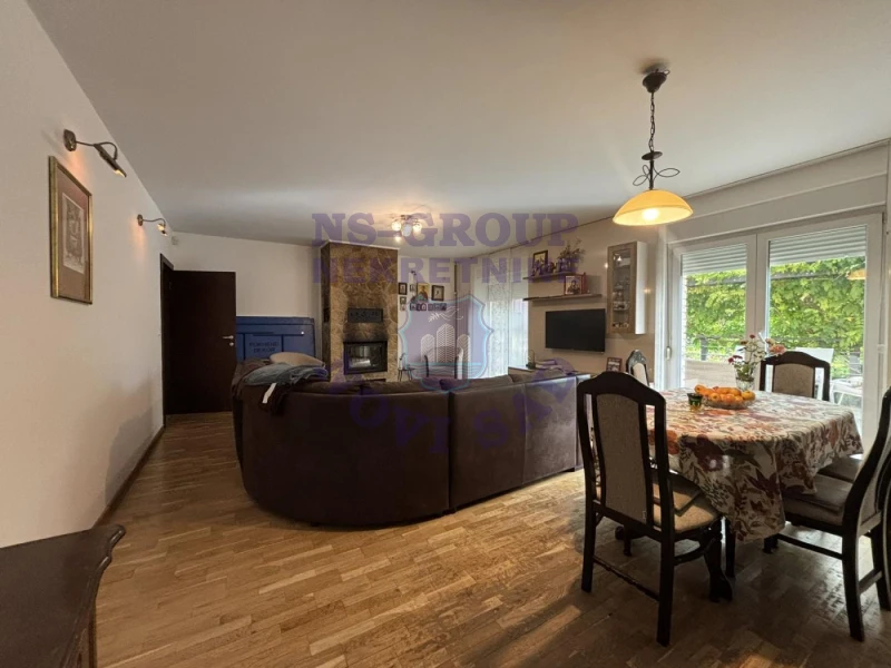 Kuća na prodaju Sremska Kamenica 270m2, 579710