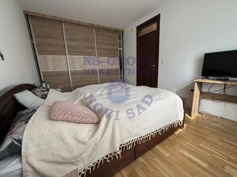 Kuća na prodaju Sremska Kamenica 270m2, 579710