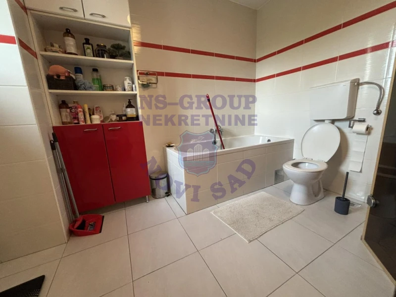 Kuća na prodaju Sremska Kamenica 270m2, 579710