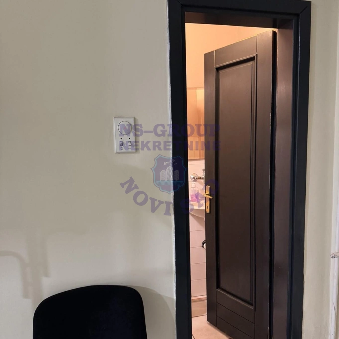 Lokal za izdavanje Novi Sad 44m2, 17686