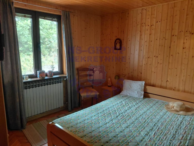 Kuća na prodaju Ledinci 322m2, 579787
