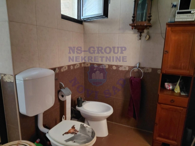 Kuća na prodaju Ledinci 322m2, 579787