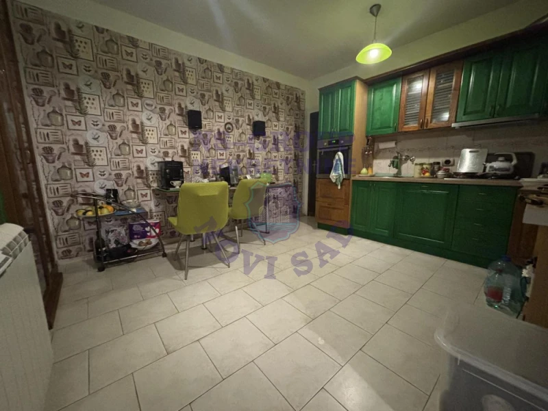 Kuća na prodaju Ledinci 322m2, 579787