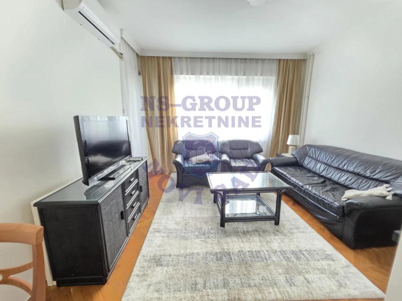 stan na prodaju Novi Sad, 50m2 579885