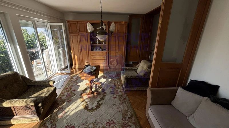 Kuća na prodaju Sremska Kamenica 279m2, 579533