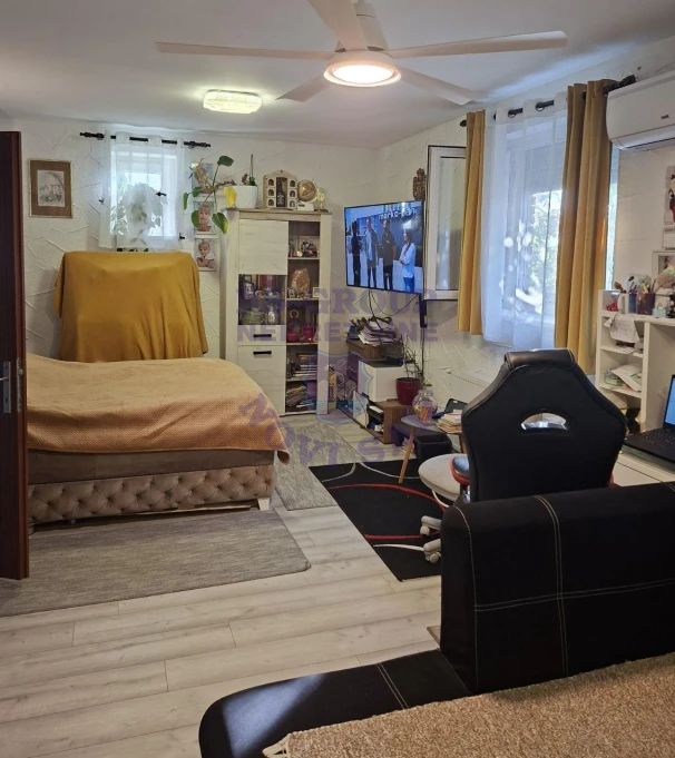 kuca na prodaju Žabalj 250m2 579898