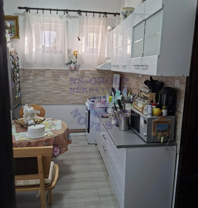 kuca na prodaju Žabalj 250m2 579898
