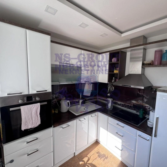 Stan za izdavanje Novi Sad 74m2, 17718