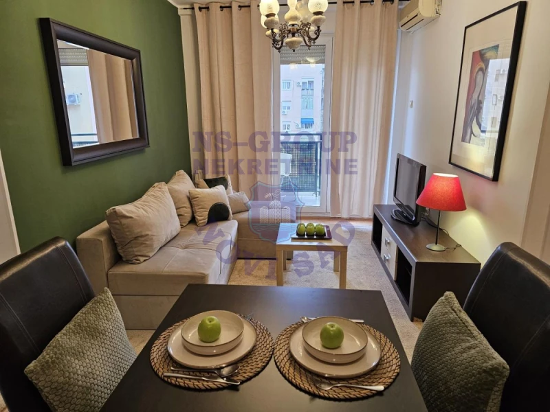 stan na prodaju Novi Sad, 50m2 580173