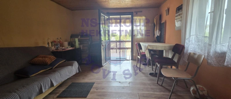 Plac na prodaju Čortanovci 705m2, 580324
