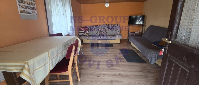 Plac na prodaju Čortanovci 705m2, 580324