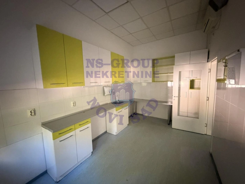 Lokal za izdavanje Novi Sad 150m2, 17712