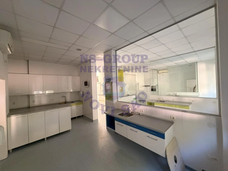 Lokal za izdavanje Novi Sad 150m2, 17712
