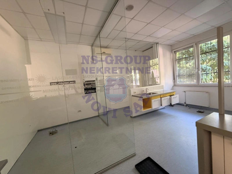 Lokal za izdavanje Novi Sad 150m2, 17712