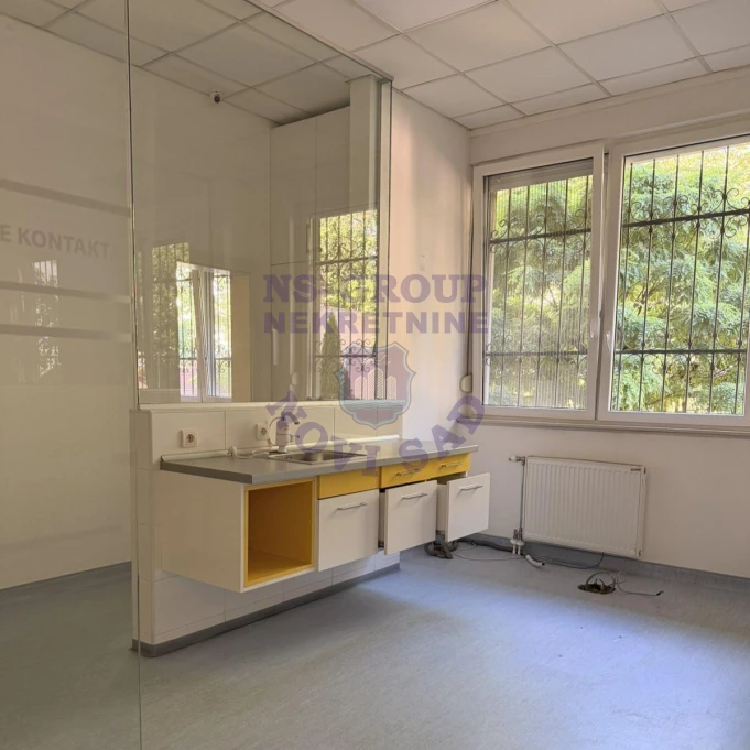 Lokal za izdavanje Novi Sad 150m2, 17712