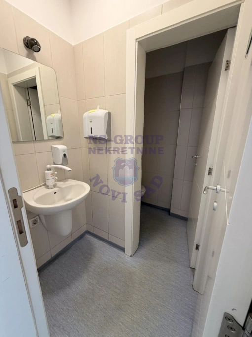 Lokal za izdavanje Novi Sad 150m2, 17712