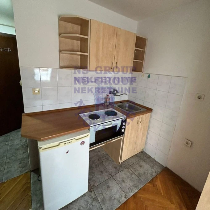 Stan za izdavanje Novi Sad 14m2, 10914