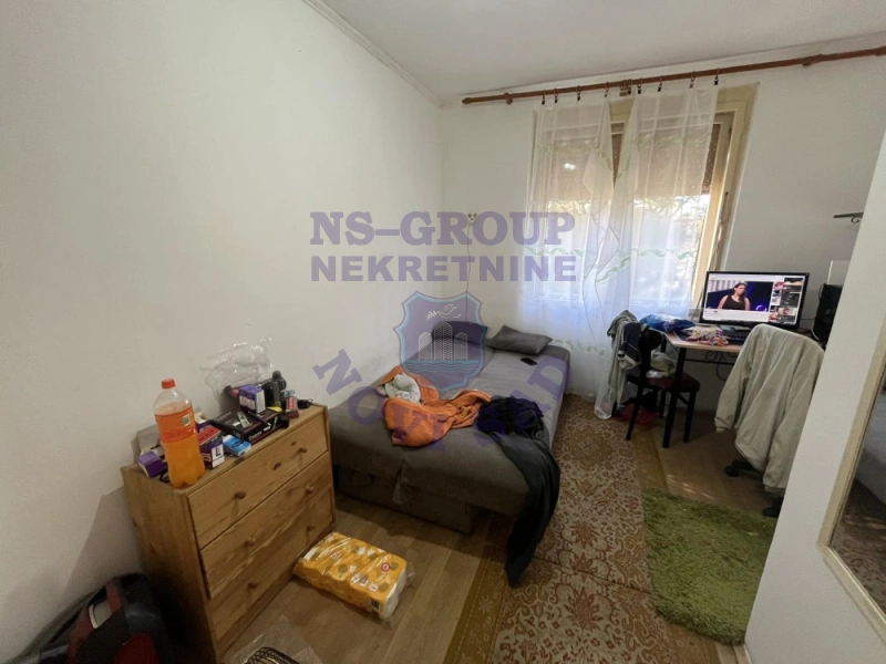 stan na prodaju Novi Sad, 12m2 580481