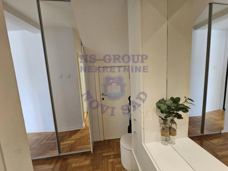 Stan na prodaju Novi Sad 90m2, 580539