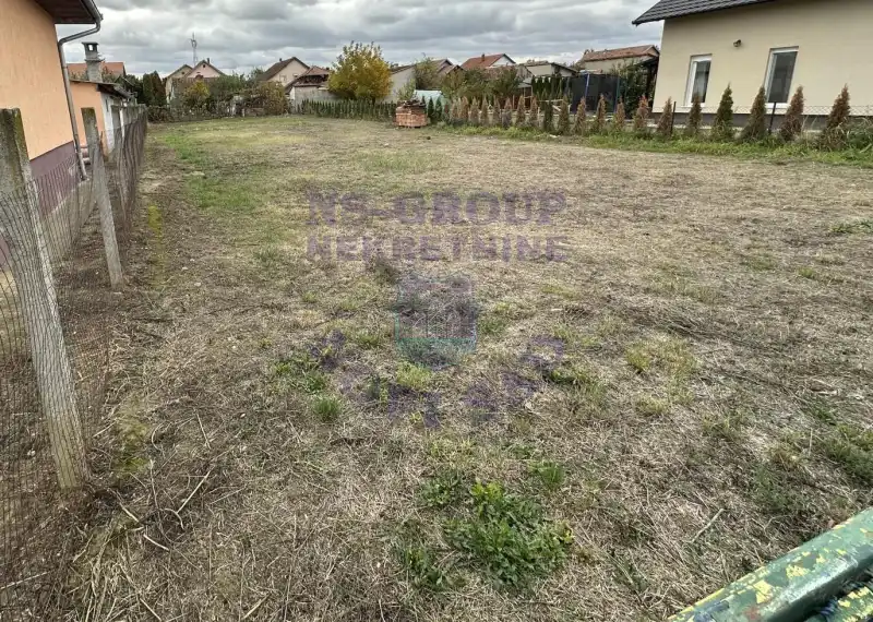 plac na prodaju Begeč, 760m2 580619