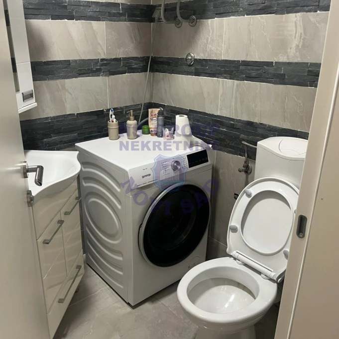 Stan na prodaju Novi Sad 40m2, 17763