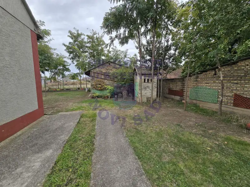 Kuća na prodaju Despotovo 234m2, 580348