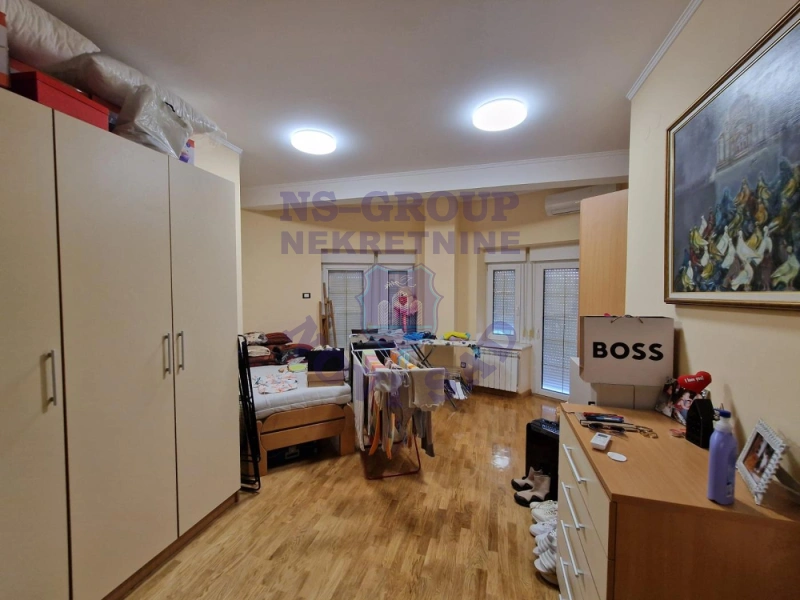 Kuća na prodaju Sremska Kamenica 304m2, 580584