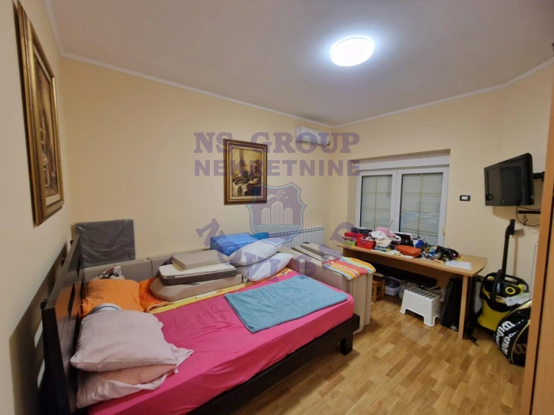 Kuća na prodaju Sremska Kamenica 304m2, 580584