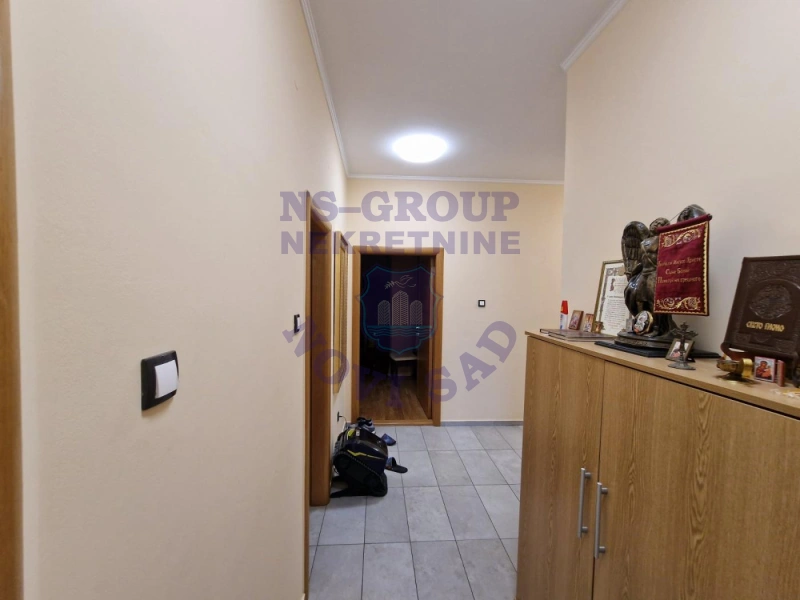 Kuća na prodaju Sremska Kamenica 304m2, 580584