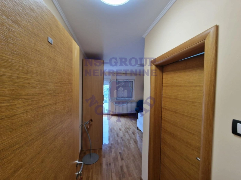 Kuća na prodaju Sremska Kamenica 304m2, 580584