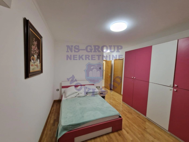Kuća na prodaju Sremska Kamenica 304m2, 580584