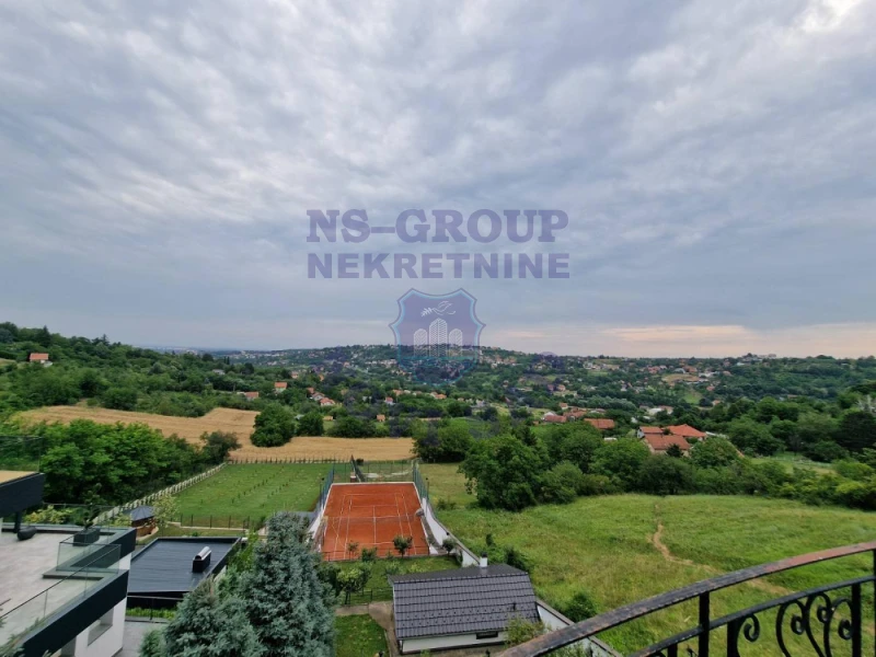 Kuća na prodaju Sremska Kamenica 304m2, 580584