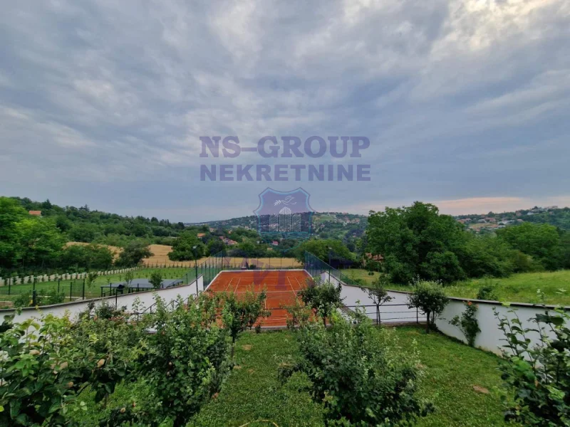 Kuća na prodaju Sremska Kamenica 304m2, 580584