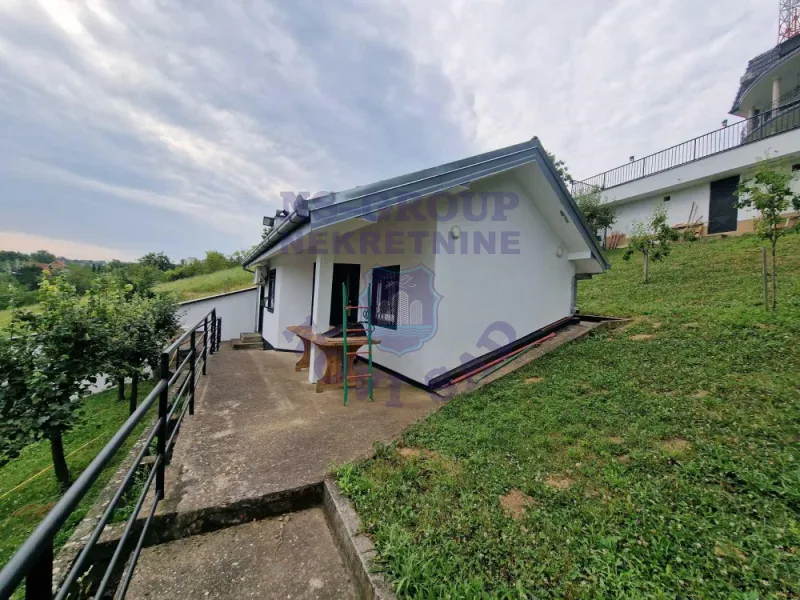 Kuća na prodaju Sremska Kamenica 304m2, 580584