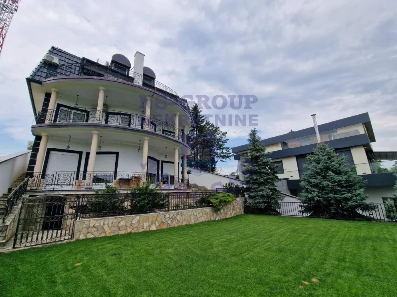 Kuća na prodaju Sremska Kamenica 304m2, 580584