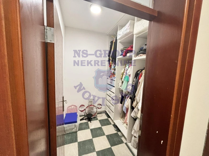 Stan na prodaju Novi Sad 90m2, 580833