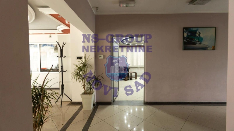 Lokal na prodaju Kać 891m2, 580870