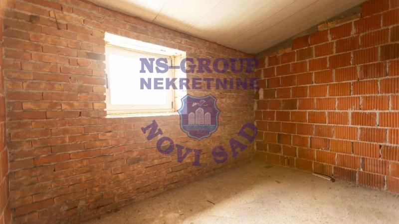 Lokal na prodaju Kać 891m2, 580870