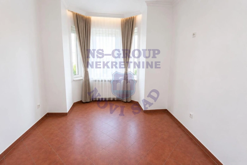 Kuća na prodaju Veternik 473m2, 580913