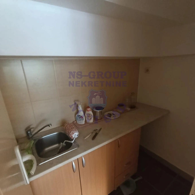 Lokal za izdavanje Novi Sad 52m2, 17811
