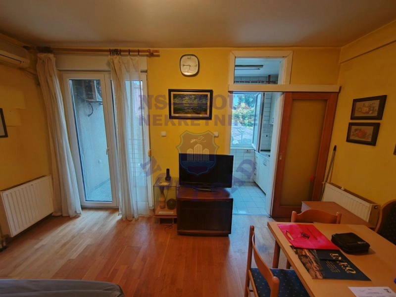 stan na prodaju Novi Sad, 25m2 581070