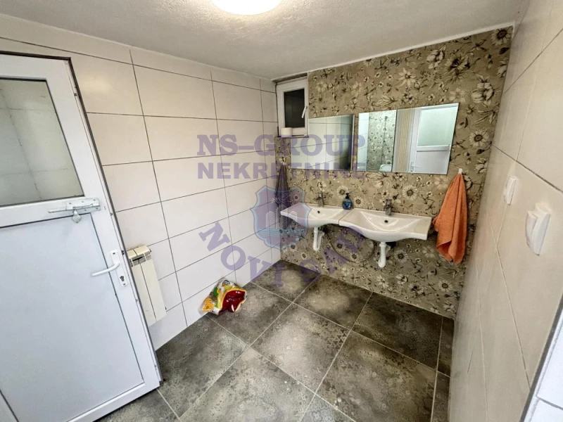 Lokal na prodaju Veternik 350m2, 580991