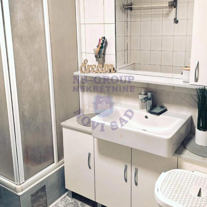 Stan za izdavanje Novi Sad 72m2, 17817