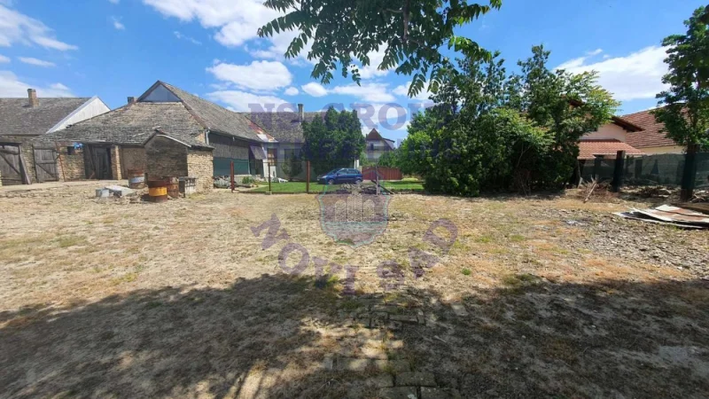 kuca na prodaju Bački Jarak, 300m2 581126